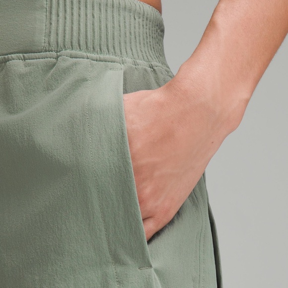 Lululemon stretch woven relaxed kelly green Athletic Shorts - Picture 8 of 9